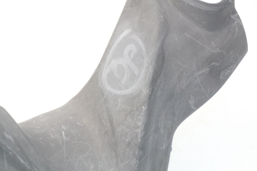 photo de TAPA MANILLAR TRASERO KYMCO DINK STREET 125 (2009 - 2014) - Primer plano técnico