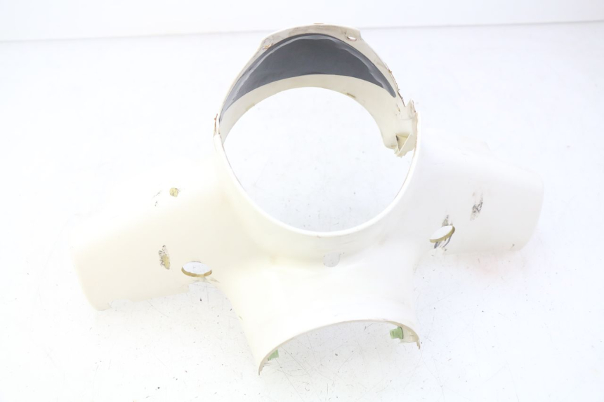 photo de CUBIERTA DEL MANILLAR DELANTERO PEUGEOT DJANGO 2T 50 (2014 - 2019) - Detalles de los puntos de fijación