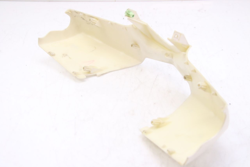 photo de CUBIERTA DEL MANILLAR DELANTERO PEUGEOT E-VIVACITY 1 (2012 - 2018) - Primer plano técnico