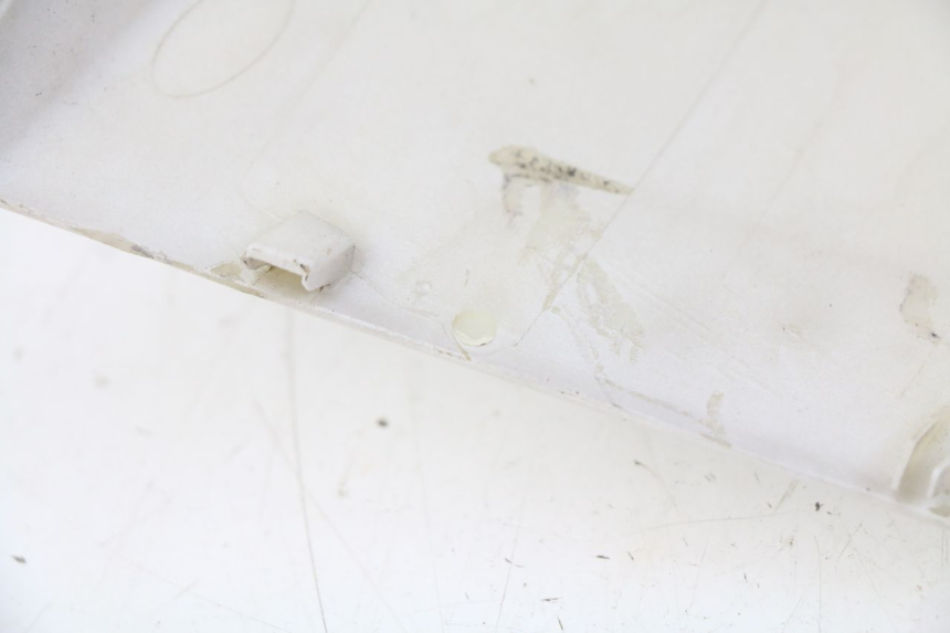 photo de CUBIERTA DEL MANILLAR DELANTERO PEUGEOT E-VIVACITY 1 (2012 - 2018) - Detalle de la pieza