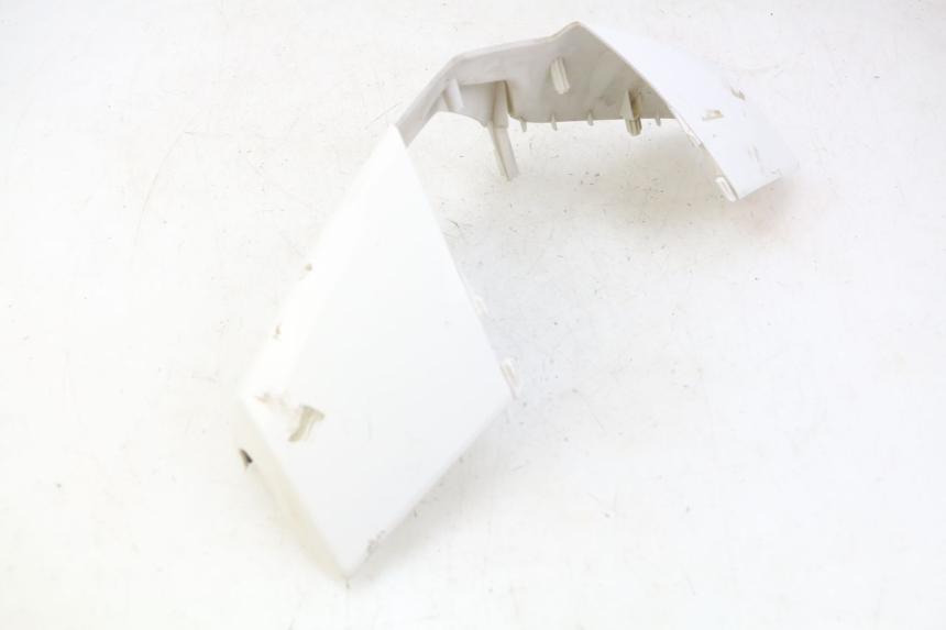 photo de CUBIERTA DEL MANILLAR DELANTERO PEUGEOT E-VIVACITY 1 (2012 - 2018) - Marcados y referencias originales