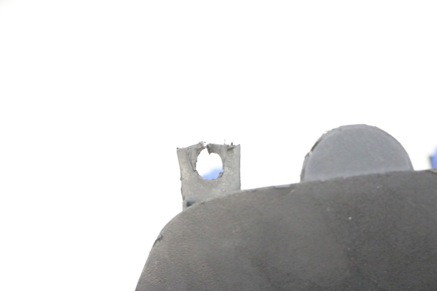 photo de CUBIERTA DEL MANILLAR DELANTERO PEUGEOT ELYSEO 125 (1999 - 2004) - Detalle de la pieza