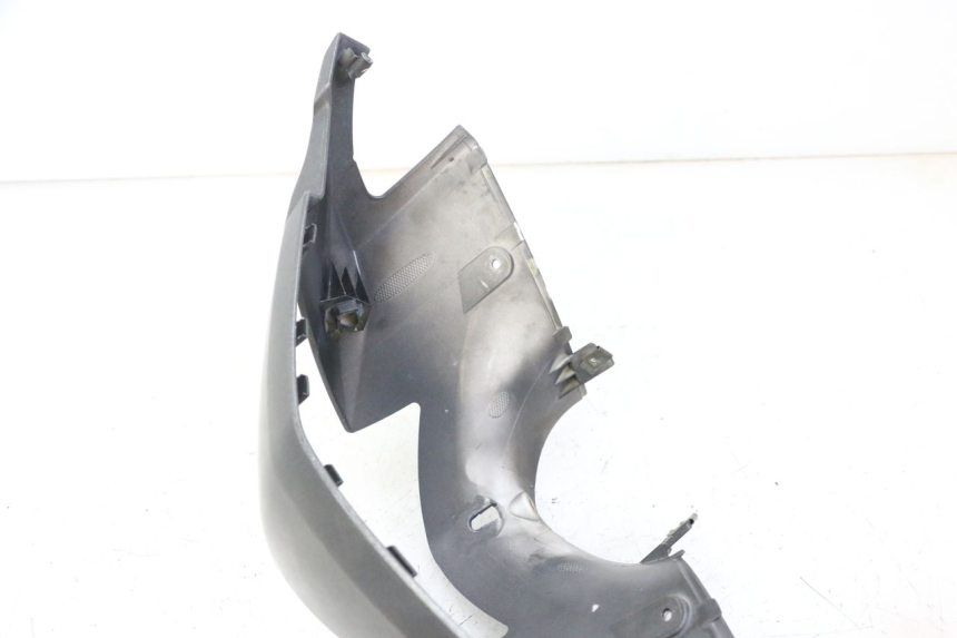 photo de CUBIERTA DEL MANILLAR DELANTERO JM MOTORS EVOLIS 4T 50 (2018 - 2022) - Detalles de los puntos de fijación