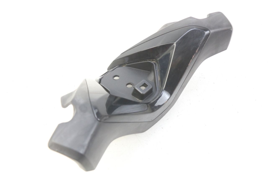 photo de CUBIERTA DEL MANILLAR DELANTERO HONDA FORZA 125 (2015 - 2016) - Detalles de los puntos de fijación