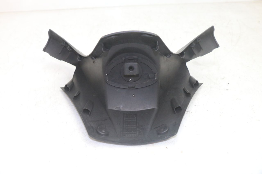 photo de TAPA MANILLAR TRASERO SYM GTS EVO 125 (2009 - 2013) - Otra perspectiva