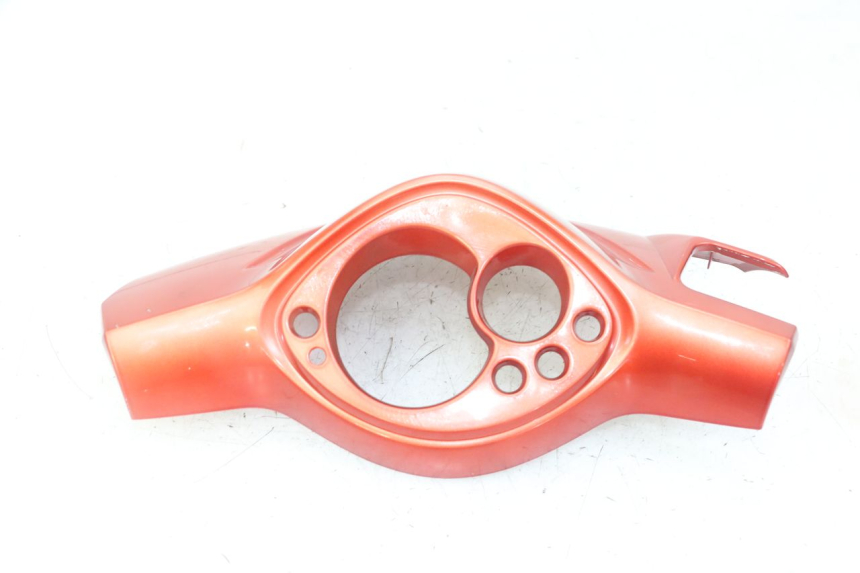 photo de TAPA MANILLAR TRASERO YAMAHA JOG R 50 (2004 - 2014) - Primer plano técnico