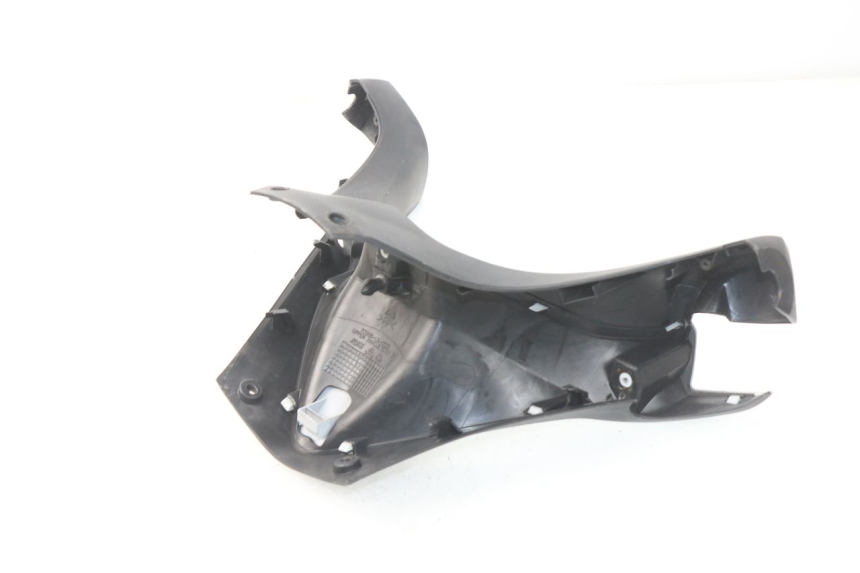 photo de TAPA MANILLAR TRASERO SYM JOYMAX 250 (2013 - 2017) - Otra perspectiva