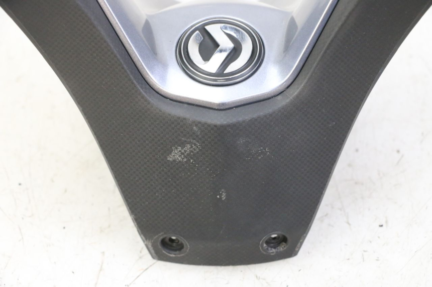 photo de TAPA MANILLAR TRASERO SYM JOYMAX 125 (2010 - 2017) - Zoom sobre los componentes