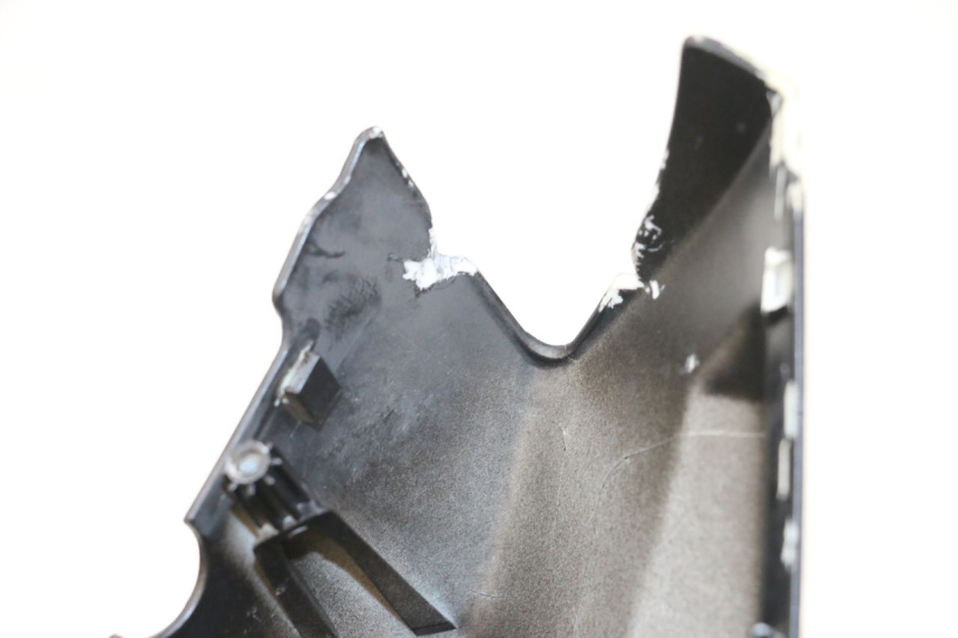 photo de TAPA MANILLAR TRASERO PEUGEOT KISBEE 2T 50 (2018 - 2022) - Detalle de la pieza