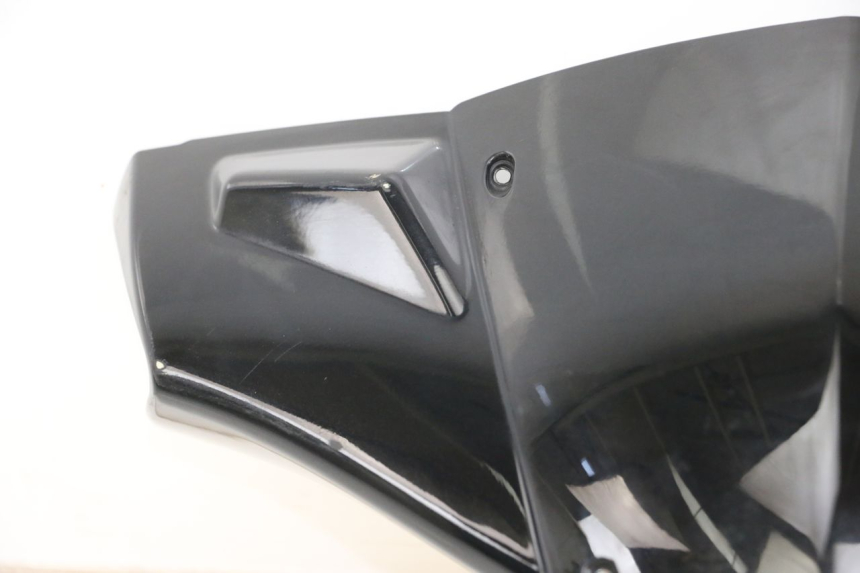 photo de TAPA MANILLAR TRASERO PEUGEOT KISBEE 2T 50 (2018 - 2022) - Zoom sobre los componentes