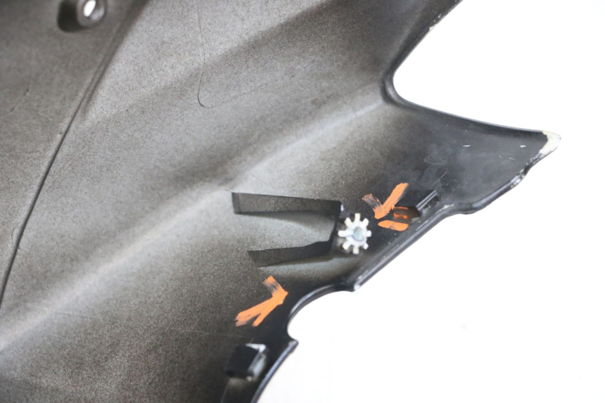 photo de TAPA MANILLAR TRASERO PEUGEOT KISBEE 2T 50 (2018 - 2022) - Otra perspectiva