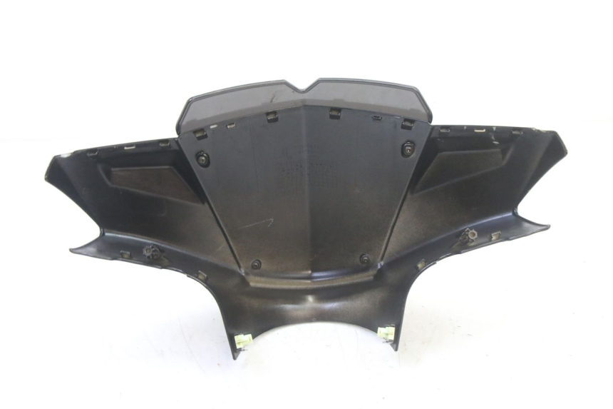 photo de CUBIERTA DEL MANILLAR DELANTERO PEUGEOT KISBEE 2T 50 (2010 - 2017) - Primer plano técnico