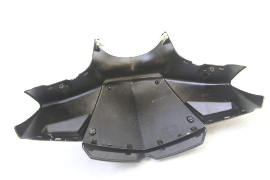 photo de CUBIERTA DEL MANILLAR DELANTERO PEUGEOT KISBEE 2T 50 (2010 - 2017) - Vista general del producto