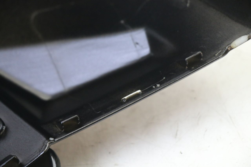 photo de CUBIERTA DEL MANILLAR DELANTERO PEUGEOT KISBEE 2T 50 (2010 - 2017) - Estado de la superficie y material