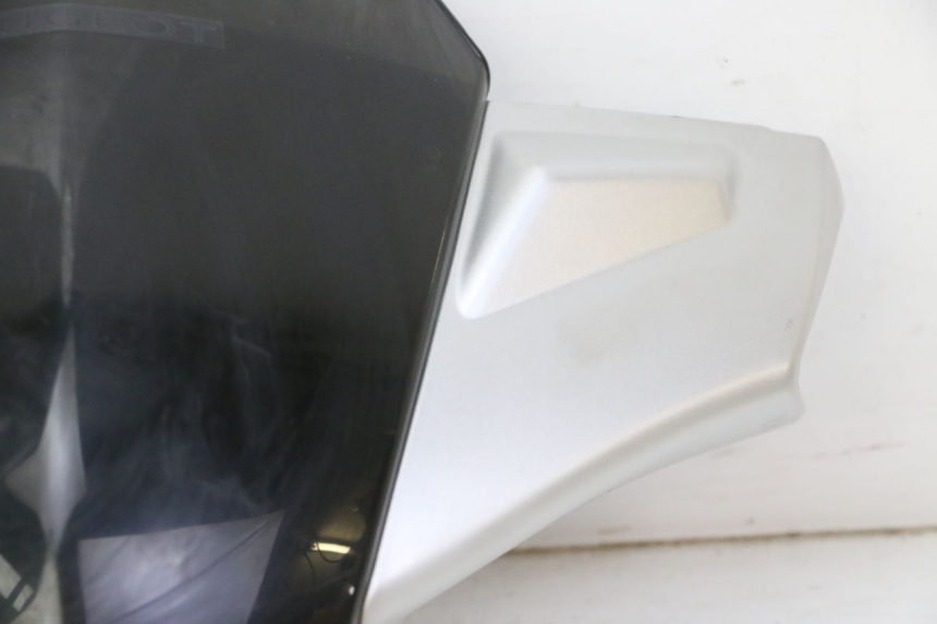 photo de CUBIERTA DEL MANILLAR DELANTERO PEUGEOT KISBEE 2T 50 (2010 - 2017) - Zoom sobre los componentes