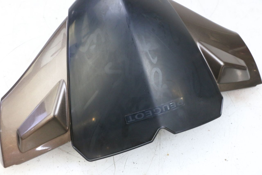 photo de CUBIERTA DEL MANILLAR DELANTERO PEUGEOT KISBEE 2T 50 (2010 - 2017) - Zoom estado de uso
