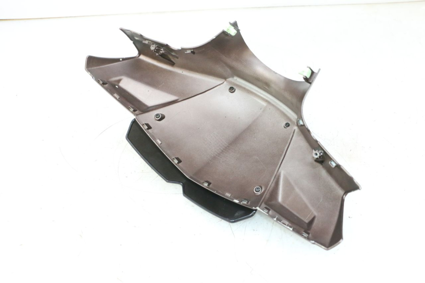 photo de CUBIERTA DEL MANILLAR DELANTERO PEUGEOT KISBEE 2T 50 (2010 - 2017) - Detalles de los puntos de fijación