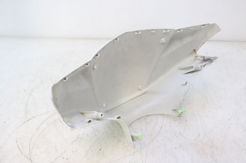 photo de CUBIERTA DEL MANILLAR DELANTERO PEUGEOT KISBEE 2T 50 (2010 - 2017) - Detalle de la pieza