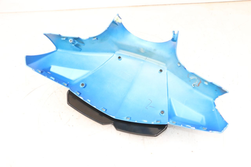 photo de CUBIERTA DEL MANILLAR DELANTERO PEUGEOT KISBEE 4T 50 (2010 - 2017) - Primer plano de alta resolución