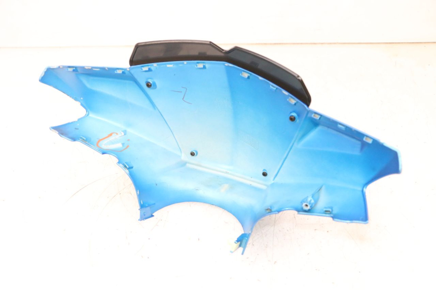 photo de CUBIERTA DEL MANILLAR DELANTERO PEUGEOT KISBEE 4T 50 (2010 - 2017) - Enfoque en la estructura