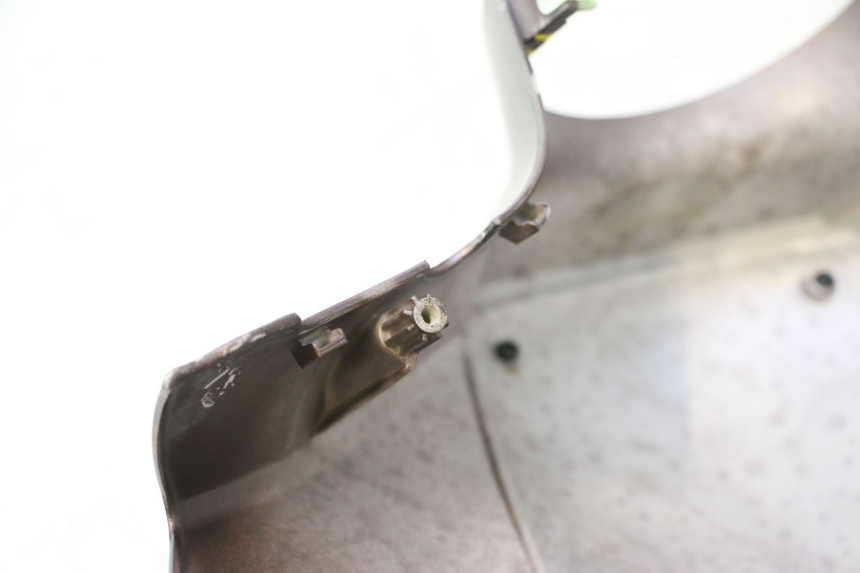 photo de CUBIERTA DEL MANILLAR DELANTERO PEUGEOT KISBEE 4T 50 (2010 - 2017) - Primer plano técnico