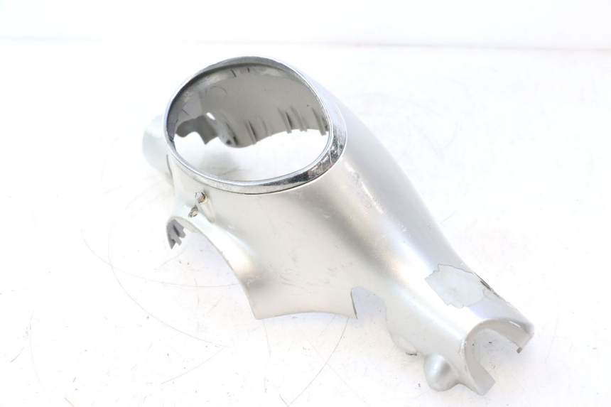 photo de TAPA MANILLAR TRASERO PIAGGIO LIBERTY 50 (1998 - 2003) - Primer plano técnico