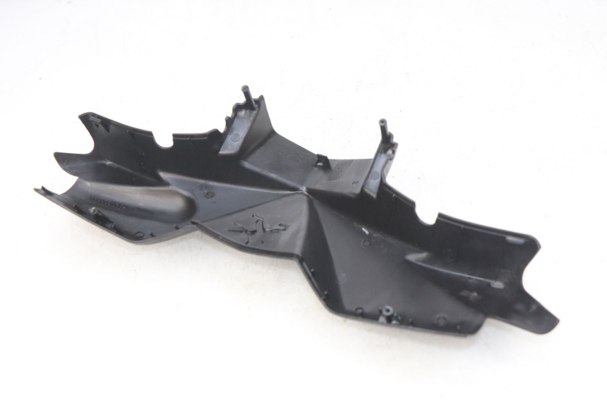 photo de CUBIERTA DEL MANILLAR DELANTERO PEUGEOT LUDIX 50 (2008 - 2017) - Detalle de la pieza