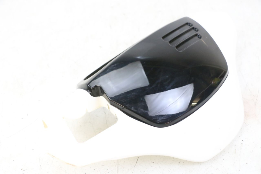 photo de TAPA MANILLAR TRASERO MASH LEGEND'R 4T 50 (2021 - 2025) - Primer plano técnico