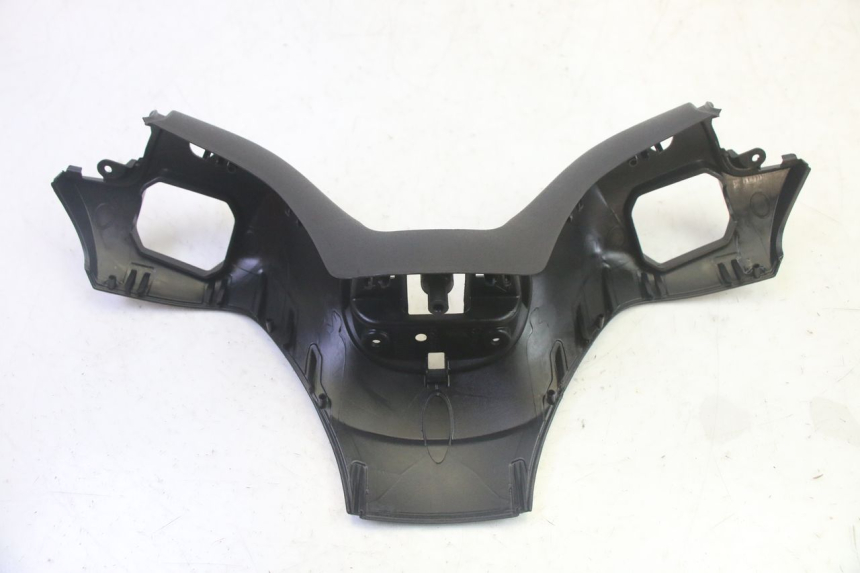 photo de TAPA MANILLAR TRASERO PIAGGIO MP3 HPE 350 (2018 - 2020) - Otra perspectiva