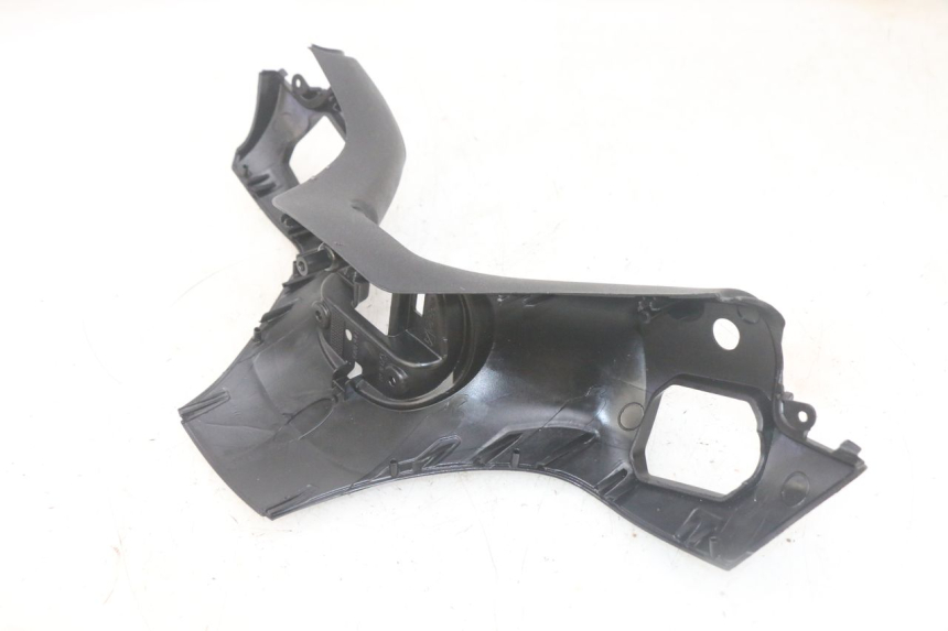 photo de TAPA MANILLAR TRASERO PIAGGIO MP3 HPE 300 (2019 - 2026) - Detalles de los puntos de fijación