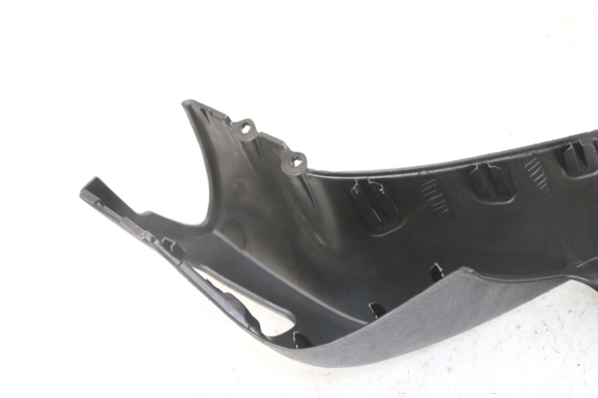 photo de TAPA MANILLAR TRASERO PIAGGIO MP3 LT 300 (2010 - 2016) - Detalles de los puntos de fijación
