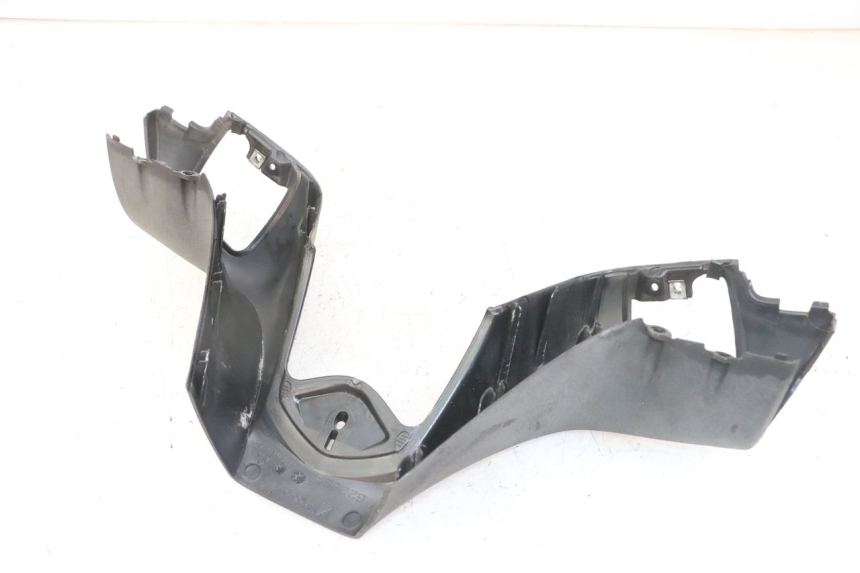 photo de CUBIERTA DEL MANILLAR DELANTERO PIAGGIO MP3 LT 300 (2010 - 2016) - Primer plano técnico