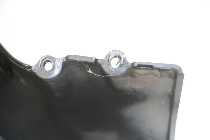 photo de CUBIERTA DEL MANILLAR DELANTERO PIAGGIO MP3 LT 300 (2010 - 2016) - Detalles de los puntos de fijación