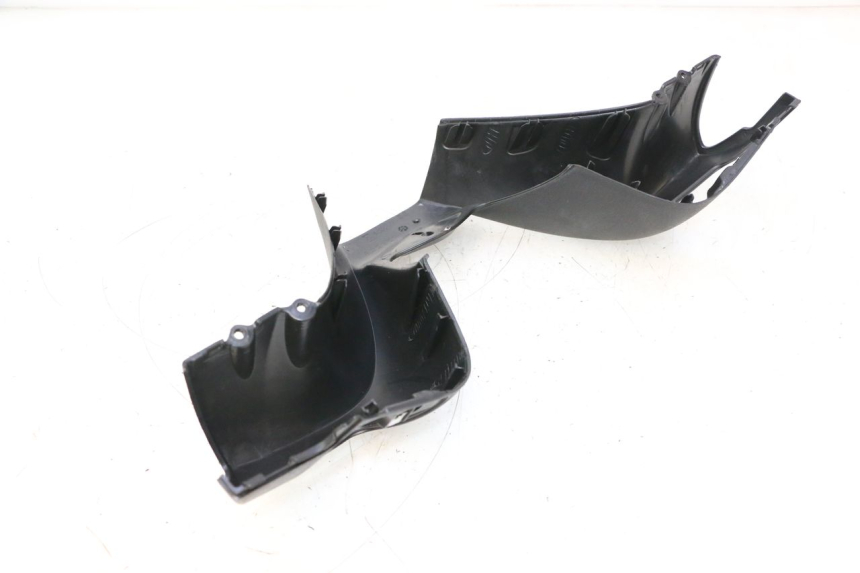 photo de CUBIERTA DEL MANILLAR DELANTERO PIAGGIO MP3 LT 300 (2010 - 2016) - Vista general del producto