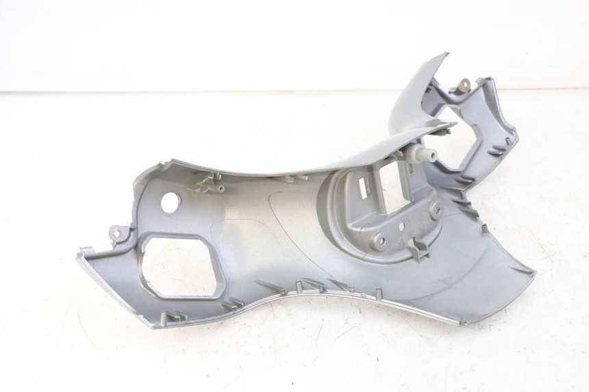 photo de CUBIERTA DEL MANILLAR DELANTERO PIAGGIO MP3 500 (2014 - 2017) - Zoom estado de uso