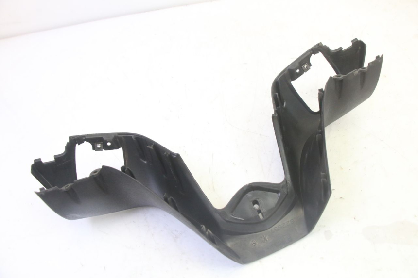photo de CUBIERTA DEL MANILLAR DELANTERO PIAGGIO MP3 500 (2011 - 2015) - Primer plano técnico