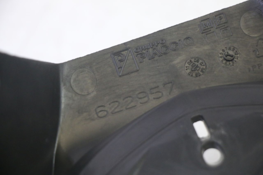 photo de TAPA MANILLAR TRASERO PIAGGIO MP3 RL 250 (2006 - 2010) - Vista general del producto