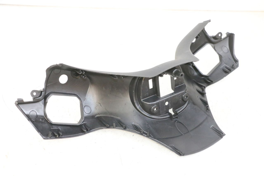 photo de TAPA MANILLAR TRASERO PIAGGIO MP3 500 (2016 - 2018) - Detalles de los puntos de fijación