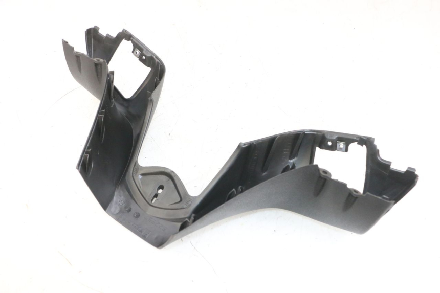 photo de TAPA MANILLAR TRASERO PIAGGIO MP3 RL 250 (2006 - 2010) - Detalle de la pieza