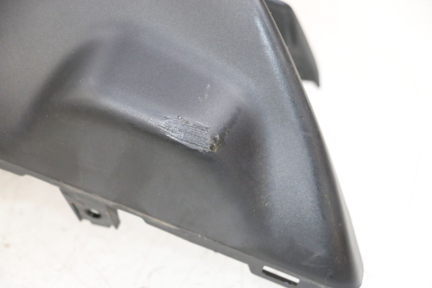 photo de TAPA MANILLAR TRASERO YAMAHA NEO'S CORE 1 (2022 - 2026) - Detalles de los puntos de fijación