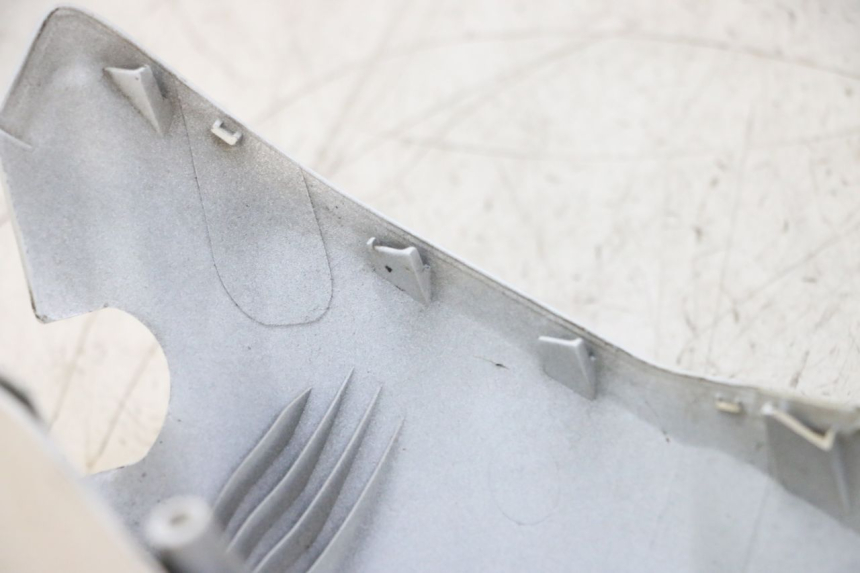 photo de TAPA MANILLAR TRASERO YAMAHA NEOS NEO'S 4T 50 (2008 - 2016) - Detalle de la pieza