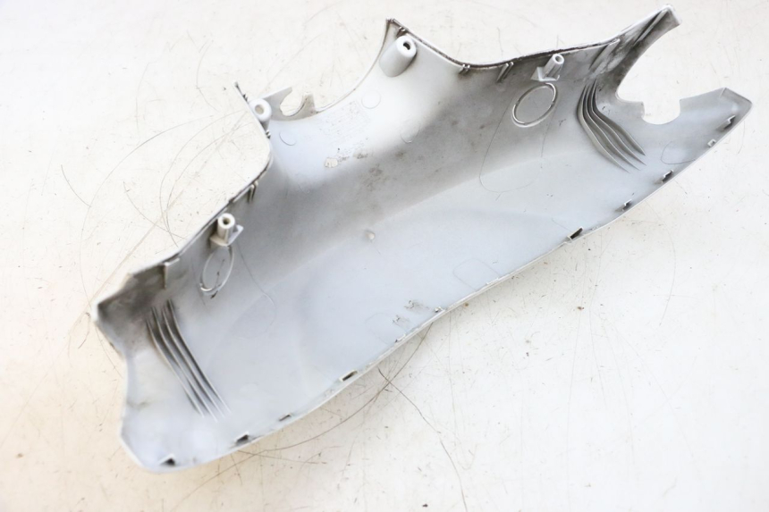 photo de TAPA MANILLAR TRASERO YAMAHA NEOS NEO'S 4T 50 (2008 - 2016) - Detalles de los puntos de fijación