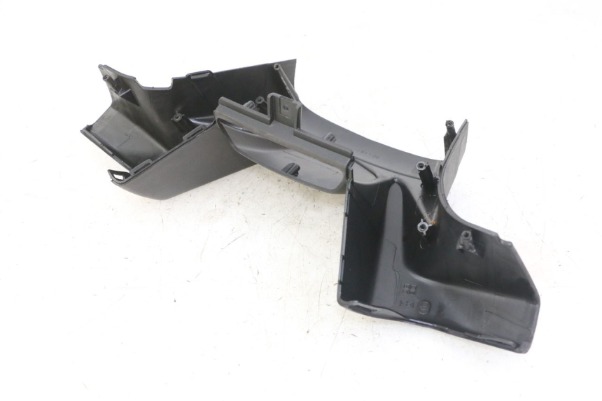 photo de TAPA MANILLAR TRASERO GILERA NEXUS 125 (2009 - 2013) - Primer plano técnico