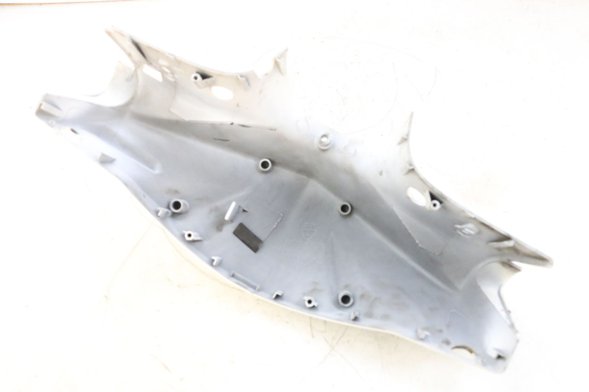 photo de TAPA MANILLAR TRASERO SYM ORBIT 2 4T 50 (2008 - 2017) - Detalle de la pieza
