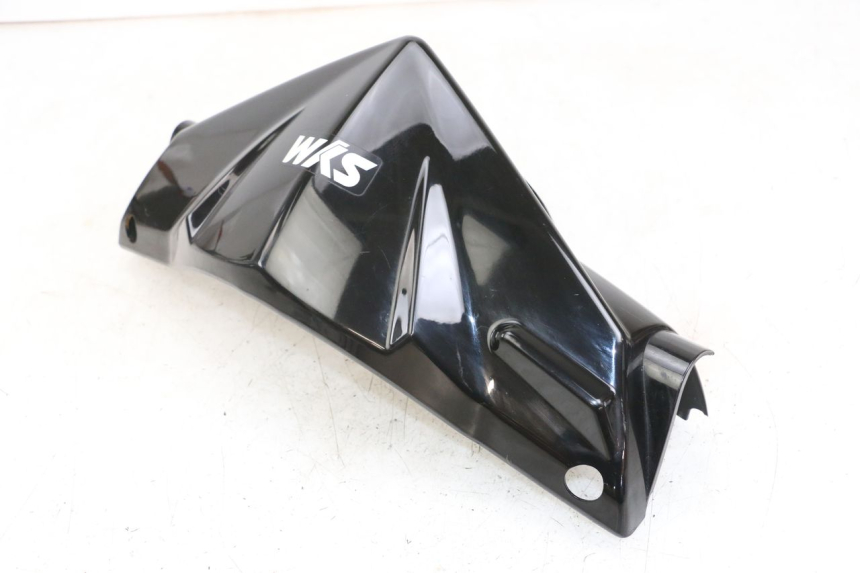 photo de TAPA MANILLAR TRASERO SYM ORBIT 50 (2008 - 2010) - Otra perspectiva