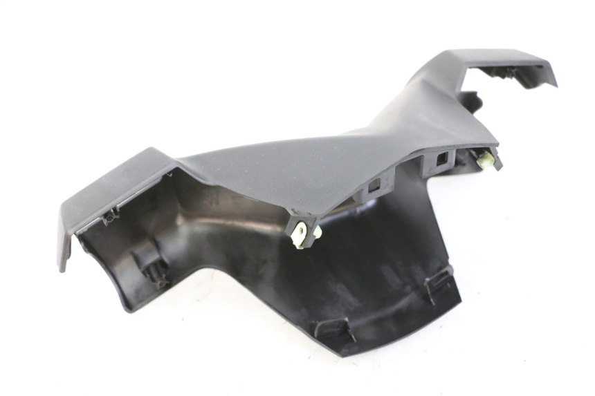 photo de CUBIERTA DEL MANILLAR DELANTERO PEUGEOT CITYSTAR 125 (2011 - 2017) - Primer plano técnico