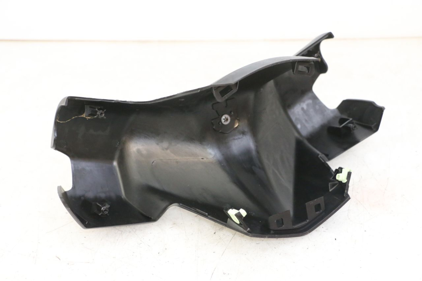 photo de TAPA MANILLAR TRASERO PEUGEOT CITYSTAR 2T 50 (2018 - 2021) - Zoom estado de uso