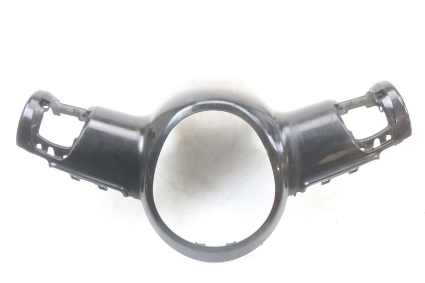 photo de CUBIERTA DEL MANILLAR DELANTERO PEUGEOT DJANGO 125 (2014 - 2017) - Otra perspectiva