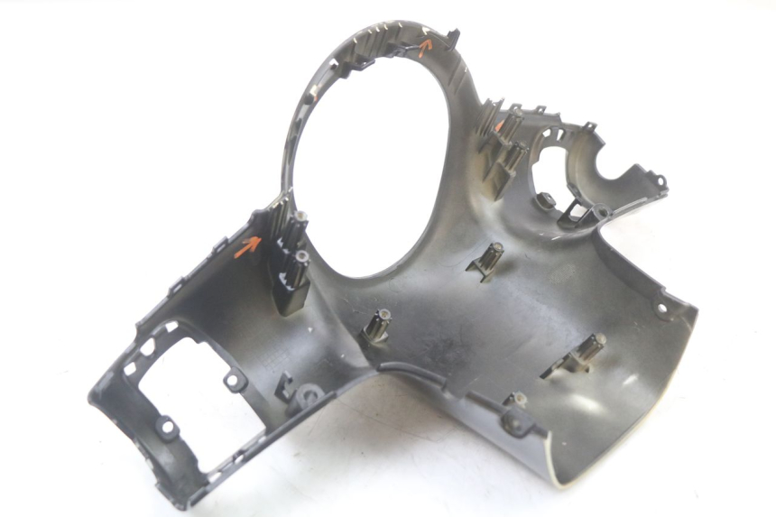 photo de CUBIERTA DEL MANILLAR DELANTERO PEUGEOT DJANGO 125 (2014 - 2017) - Vista general del producto