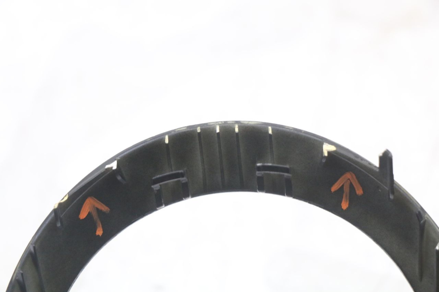 photo de CUBIERTA DEL MANILLAR DELANTERO PEUGEOT DJANGO 125 (2014 - 2017) - Estado de la superficie y material